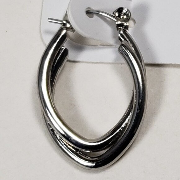 Women's Stylish Polished Silver tone Interlinked Double Hoops Latch Earrings - Picture 3 of 6